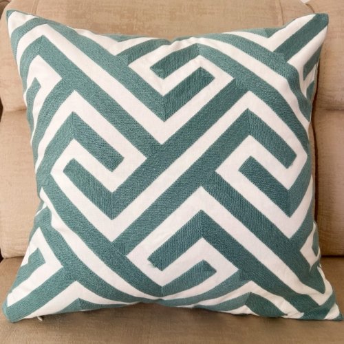 Funda Cojin Bordado Geometric Aqua 45x45cm